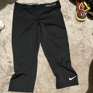 Nike capri leggings/tights